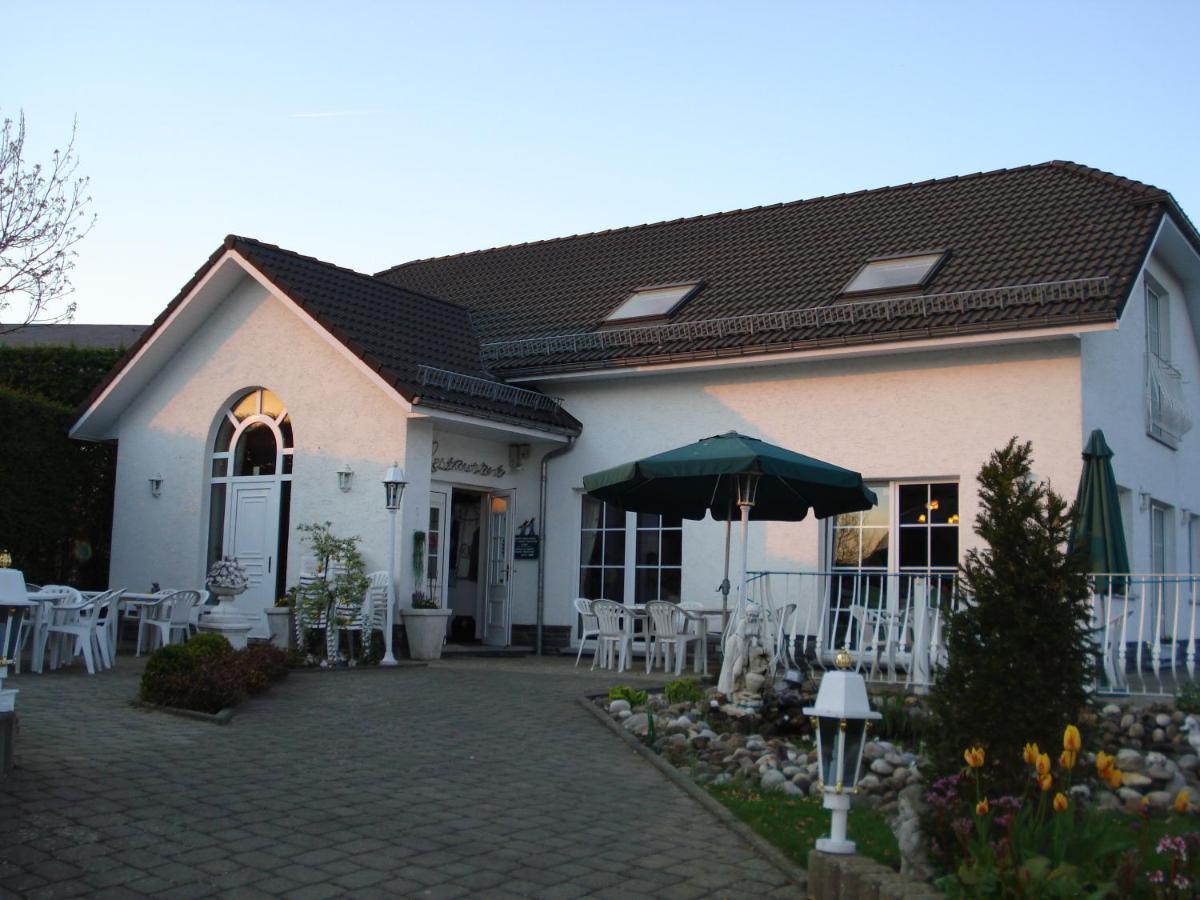 Charme - Hotel Lindenhof Wévercé Esterno foto