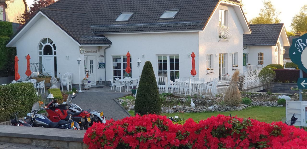 Charme - Hotel Lindenhof Wévercé Esterno foto
