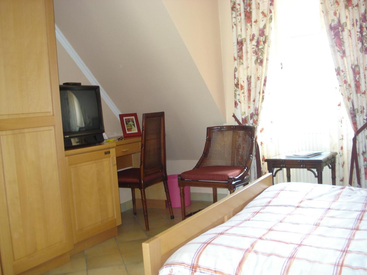 Charme - Hotel Lindenhof Wévercé Esterno foto